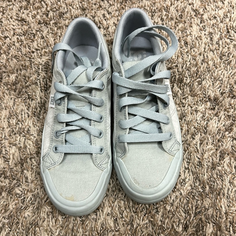 DC women’s shoes